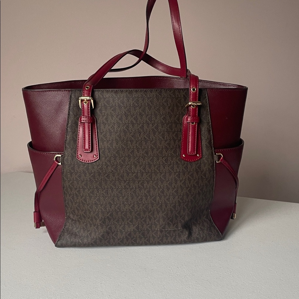 Michael Kors Voyager East/West Tote – Maroon/Brown MK Logo – Like New - Picture 2 of 8